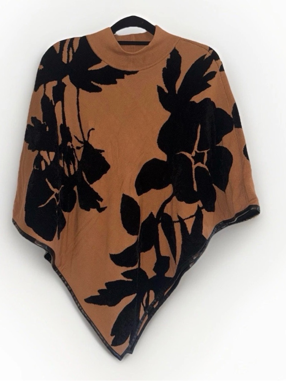 NWT Chico’s Cameo Blooms Triangle Poncho Camel Black Color size Small/Medium - Picture 2 of 5